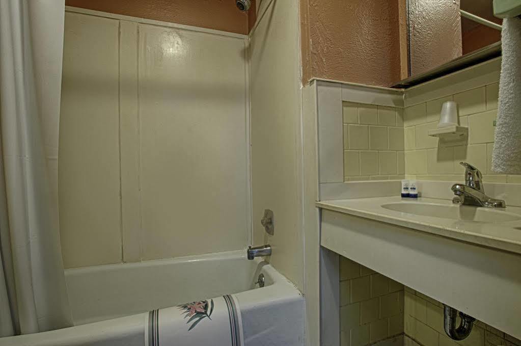 Economy Motel Inn&Suites Somers Point Exterior foto